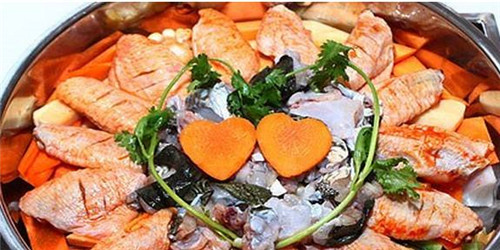 锅之恋主题焖锅加盟有特色有哪些？为消费者带来视觉与味觉的双重享受