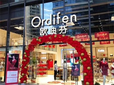 加盟
