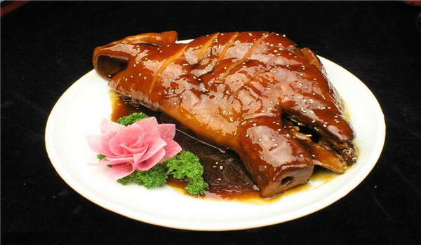 笆笆丫熟食川味卤更专注