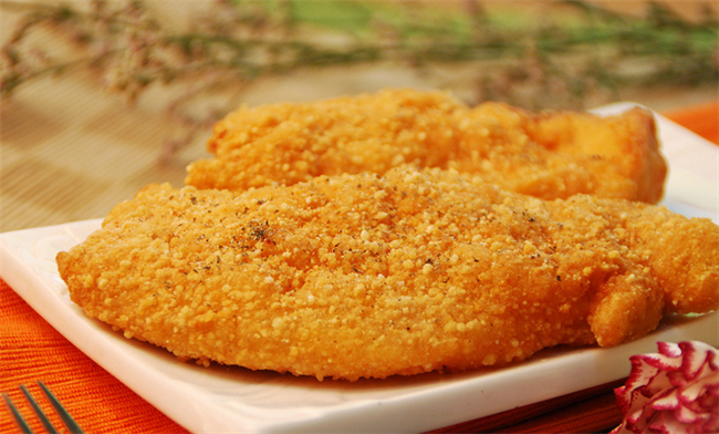 炸鸡排怎么赚钱?鸣洞鸡排告诉你致富有秘诀