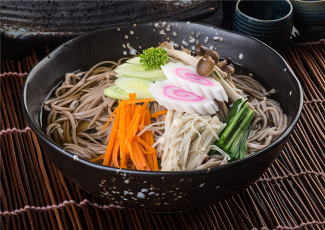 创业选八碗香果面加盟怎么样？加盟兴鑫美食财源广进