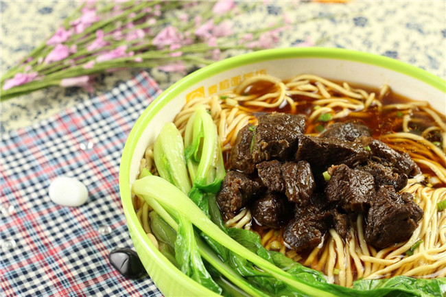 十二稻扒饭:中式快餐的市场前景怎么样？