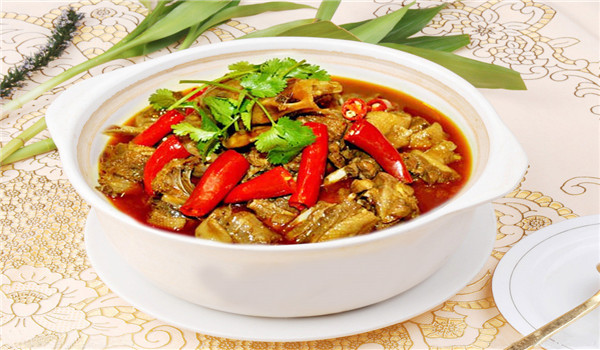 巴顿爆香鸡米饭加盟赚钱吗？