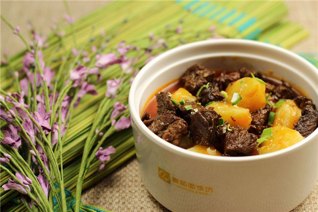 十二稻扒饭:中式快餐的市场前景怎么样？