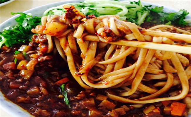 重庆最好吃的炸酱面在哪里?兴鑫美食三兄炸酱面味道就是好