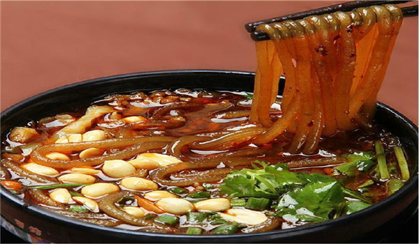 可去兴鑫美食美果酸辣粉