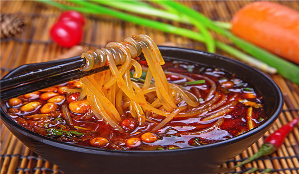 兴鑫美食美果酸辣粉有绝招