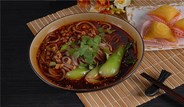 兴鑫美食美果酸辣粉味道好吗？