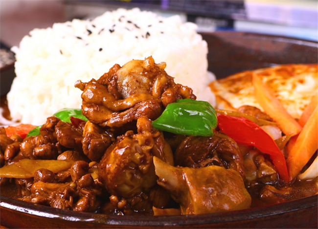 巴顿爆香鸡米饭