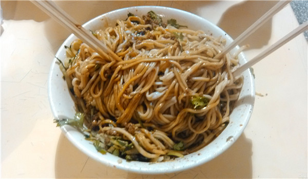 找面油泼面加盟赚钱吗？找面油泼面有特殊的经营技巧