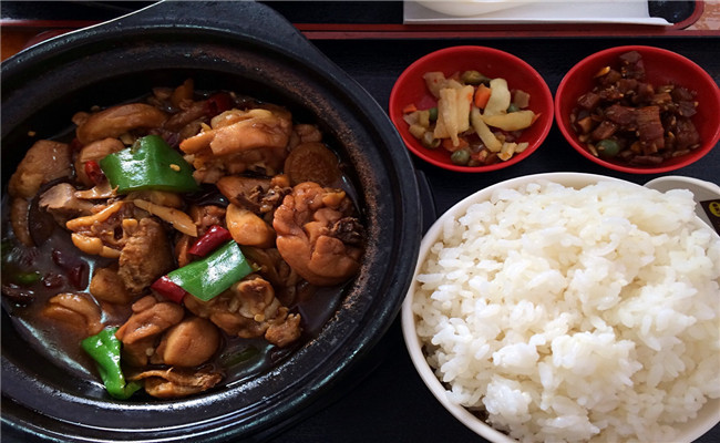 黄焖鸡米饭加盟哪家味道最正宗?小厨黄焖鸡