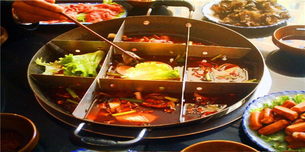 重庆火锅加盟哪家好？重庆苏大姐火锅中国十佳火锅店