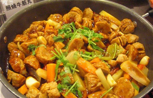养生餐饮加盟选哪家好?首选鸿记煌三汁焖锅