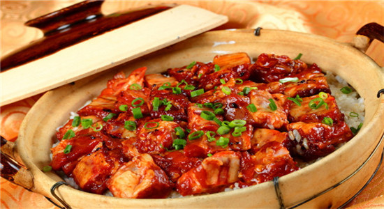 小区里适合做什么生意呢？首选煲来乐煲仔饭