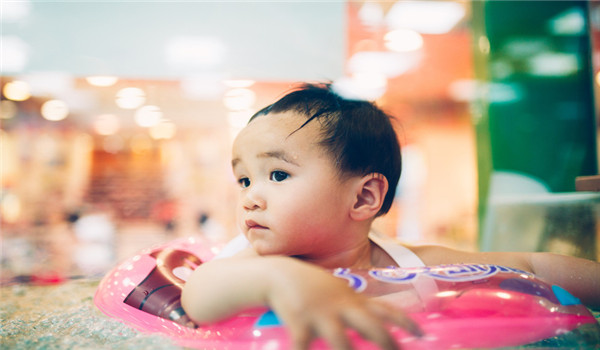 月儿湾婴儿游泳馆