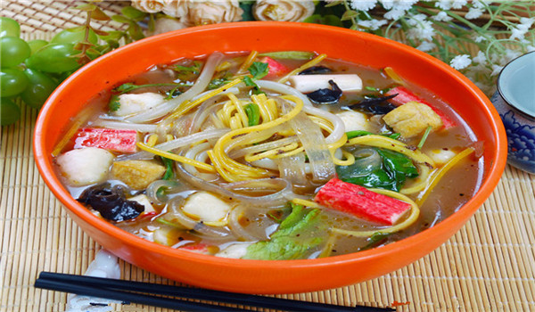 老签传麻辣烫加盟前景怎么样？凭精湛手艺进驻餐饮界
