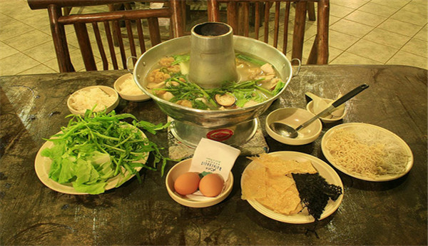 旋转流水自助火锅加盟联系方式