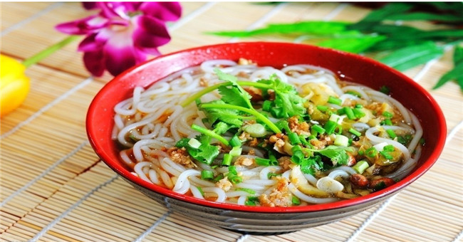 八哥酸辣粉