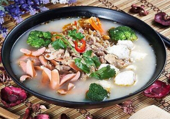  蜀小牛冒菜加盟